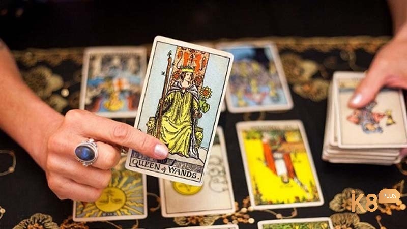 cách đặt câu hỏi tarot về tình yêu