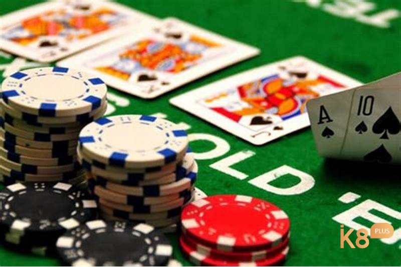 Bluff và semi-bluff một cách thông minh là mẹo chơi poker đỉnh cao, giúp anh em dễ dành thắng