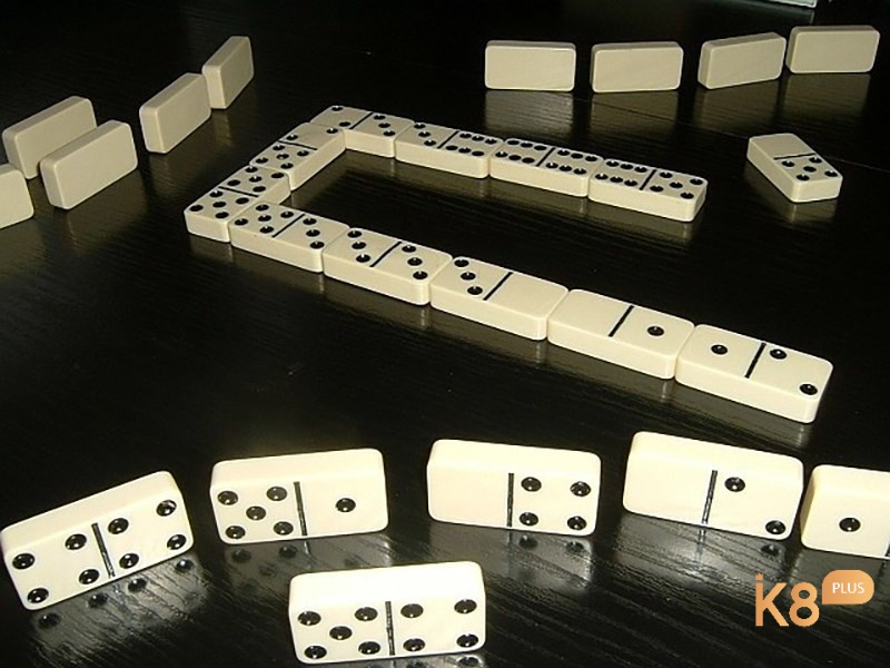 Cùng k8 tìm hiểu chi tiết về Cách chơi domino nhé